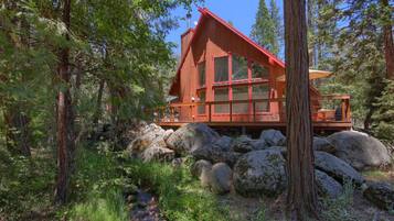 Chalet (3 Bedrooms) | Interior