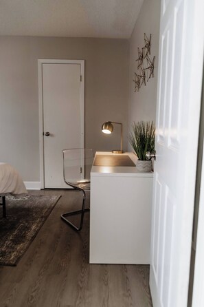 Interior - Broadview | Modern Comfort for Work & Play (Memphis)