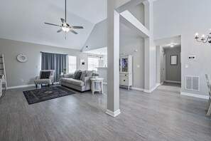 Interior - 11 Cobblestone, Cartersville (Cartersville)