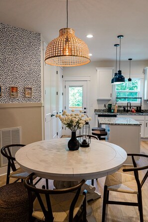 Villa (2 Bedrooms) | Interior - 41 W High St (Clarksville)