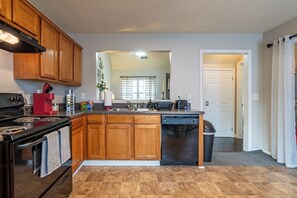 Interior - 106 Middlebrook Dr, Cartersville (Cartersville)