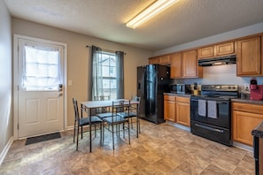 Interior - 106 Middlebrook Dr, Cartersville (Cartersville)