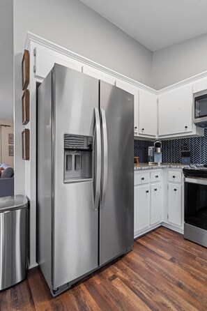 Interior - 13 Huntcliff Dr Cartersville (Cartersville)
