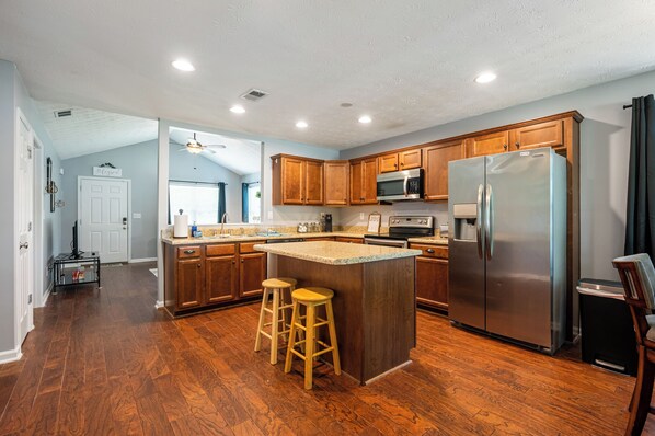 Interior - 18 Larkspur Ln Emerson (Emerson)