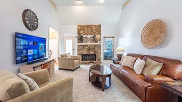 House (4 Bedrooms) | Front of property