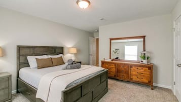 House (4 Bedrooms) | Interior