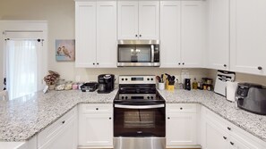 House (2 Bedrooms) | Interior - Pine Mtn Getaway Pet-ok 3BR w Weekday Discounts (Cartersville)