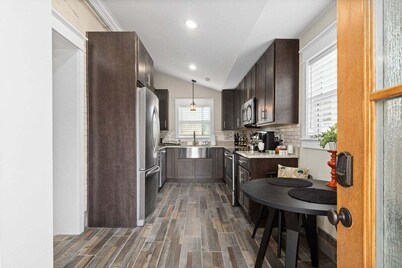 Unit #5 638 Madison St