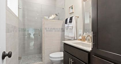 Unit #5 638 Madison St