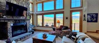 MM1 Luxury Home, Walk to Mount Washington Hotel! AC, Heated Floor, Stunning Views Pool Gym!