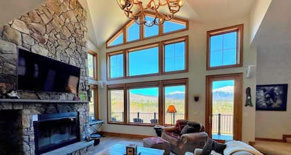 MM1 Luxury Home, Walk to Mount Washington Hotel! AC, Heated Floor, Stunning Views Pool Gym!