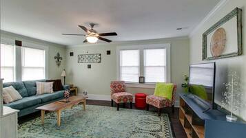 House (3 Bedrooms) | Front of property
