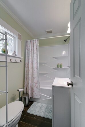 Interior - Butterfly House 1021 Crossland Ave (Clarksville)