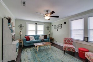 Interior - Butterfly House 1021 Crossland Ave (Clarksville)