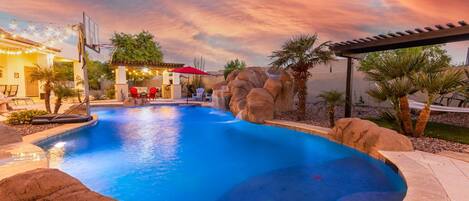 المنشأة من الداخل