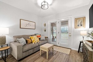 House (1 Bedroom) | Interior