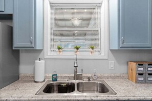 House (1 Bedroom) | Interior - Gratton Granny 979 Gratton Rd (Clarksville)