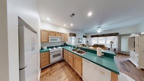 Interior - Club Villas Unit 23A - Lower Level (Sunset Beach)