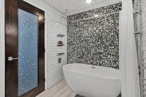 Shower, hair dryer, towels - Wellness Retreat - Pool + Barrel Sauna + Cold Plunge | Cobalt Cove (Sarasota)