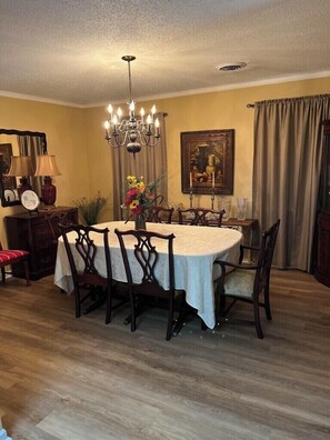 Dining - A Cozy Stay in Oxford (Oxford)