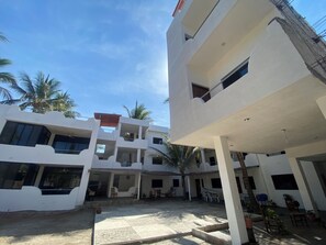 Exterior - Cozy apartment for 9 in tranquil Los Ayala with 2 QS beds, 1 dbl bed, 3 sofas. (Los Ayala)