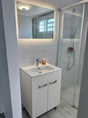 Towels, soap, toilet paper - Apartment with private pool (Le Lamentin)