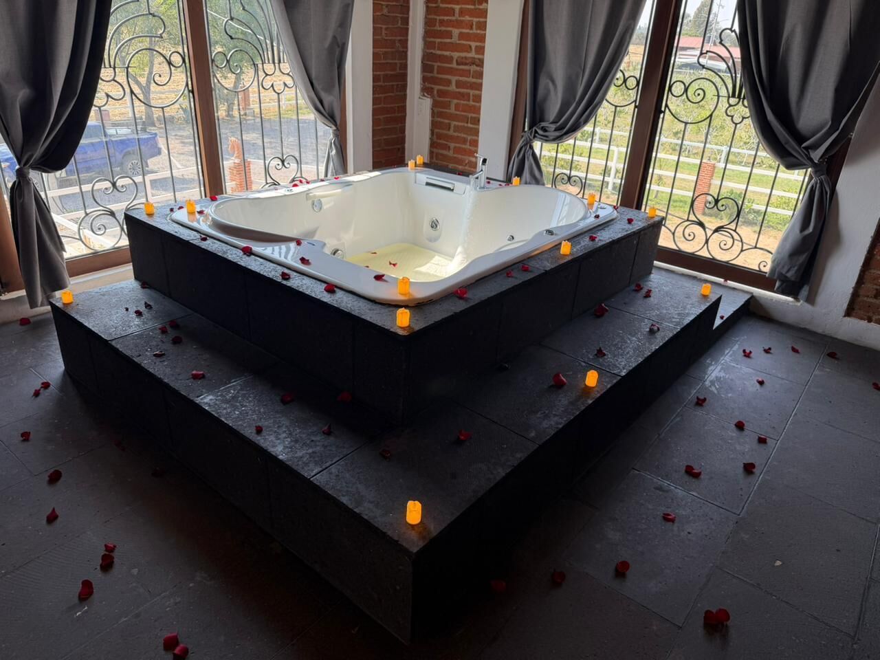 المنشأة من الداخل