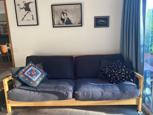 Living area - Relax in rural retreat (Fryerstown)