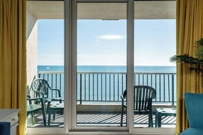 Interior - Panaramic oceanfront views abound lazy river pools kitchen washer dryer (Myrtle Beach)