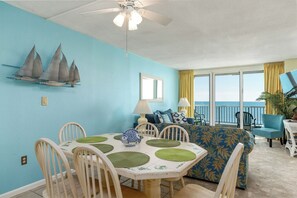 Interior - Panaramic oceanfront views abound lazy river pools kitchen washer dryer (Myrtle Beach)