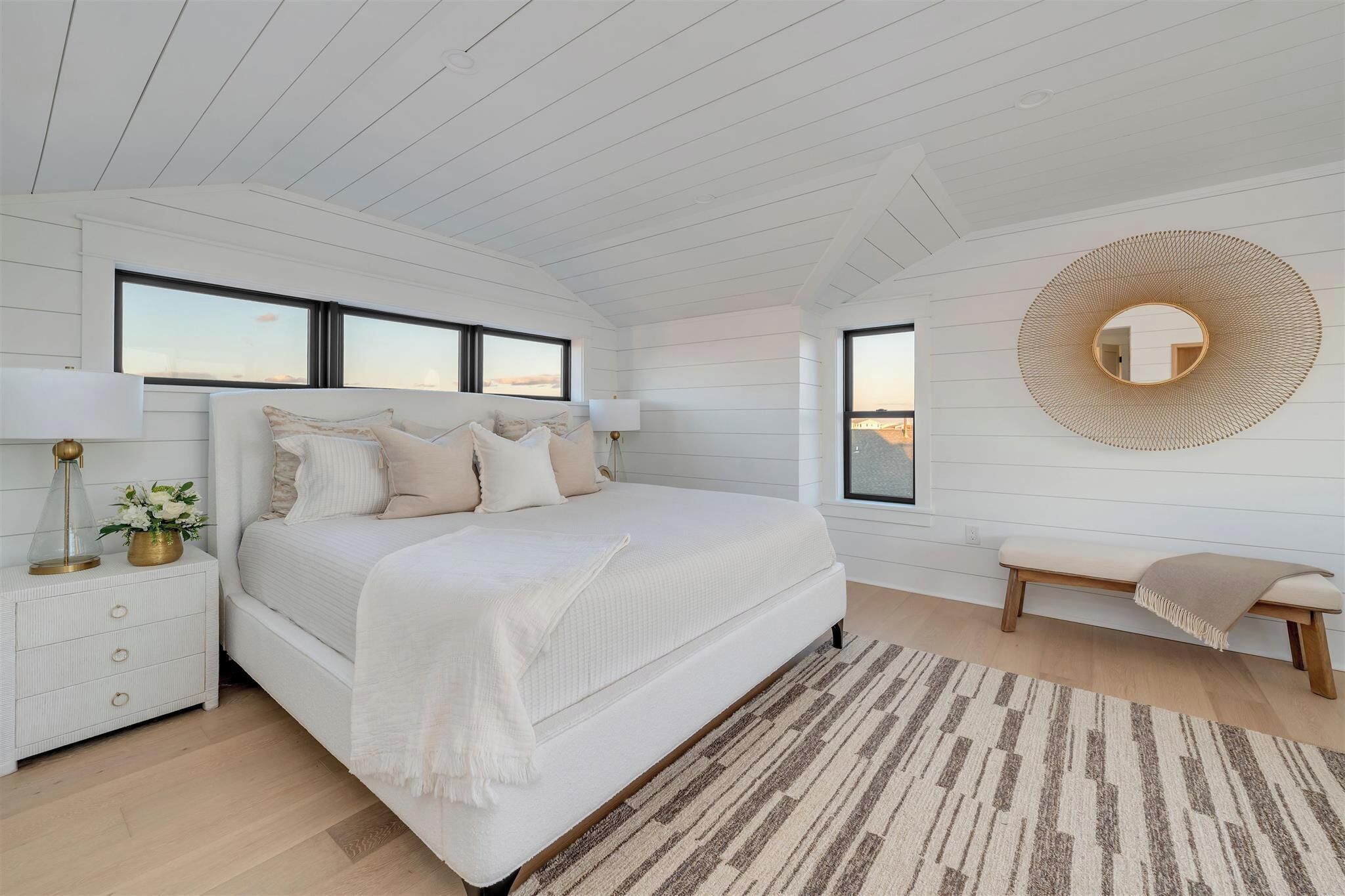 6 bedrooms, iron/ironing board, WiFi