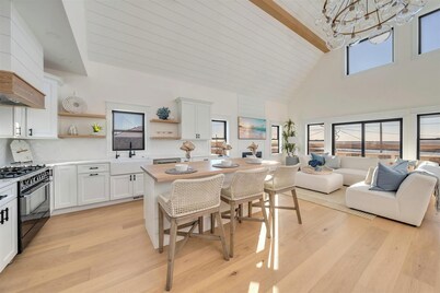 Ultimate Luxury Shore Retreat, Sleeps 22,POOL, GOLF CART, ARCADE, LINENS INCLUDE