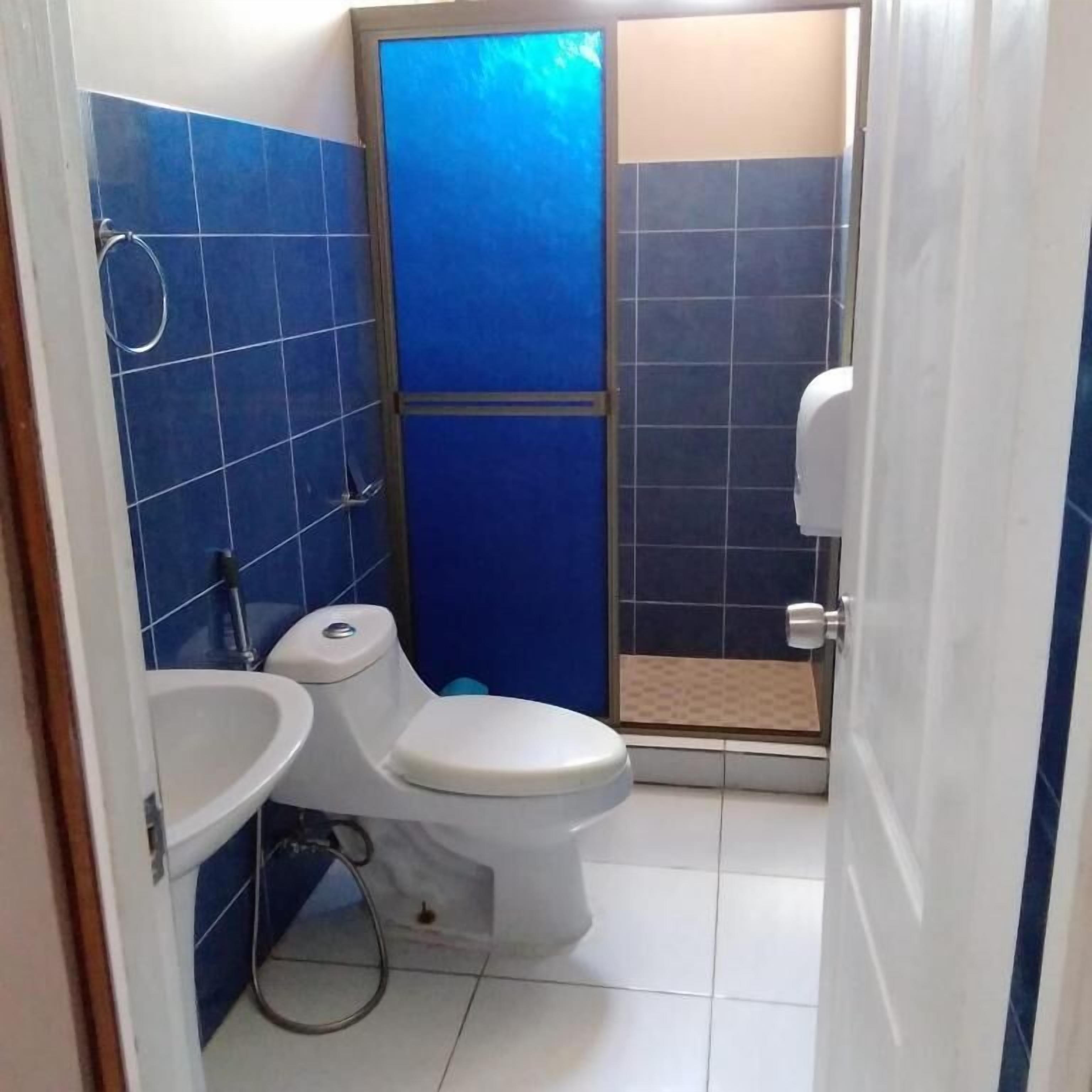 Apartamento clássico, sacada, vista para a cidade | Banheiro