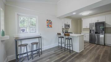 Hus (Multiple Bedrooms) | Interiör