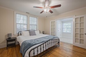 Interior - The Complex on Bobbins Mill (Athens)