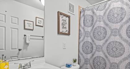 Classic City Getaway at Stadium Village