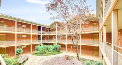 Classic City Getaway at Stadium Village