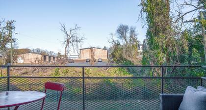 Classic City Getaway at Stadium Village