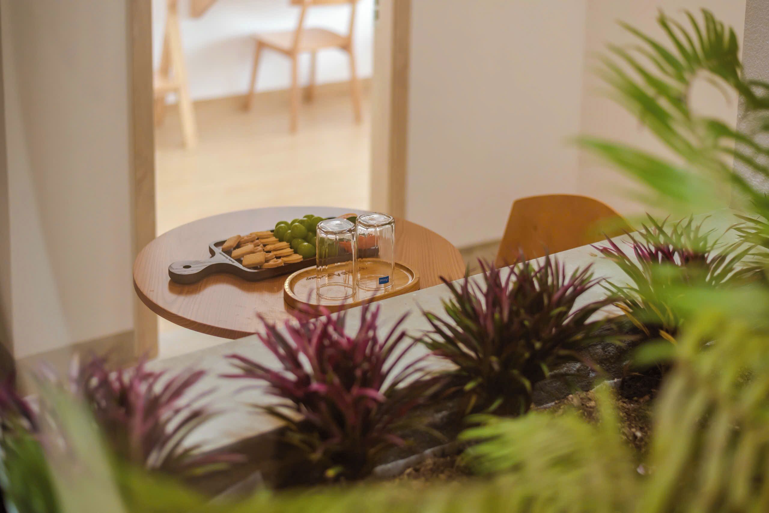 Ylelliset vuodevaatteet, työpöytä