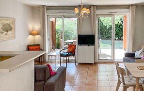 TV - Amazing home in Montauroux with swimming pool (Montauroux)