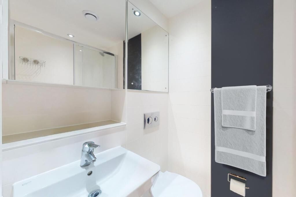 Shower, free toiletries, towels, soap