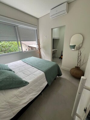 2 bedrooms, iron/ironing board, WiFi, bed sheets - Air-conditioned family home (Cachoeira do Bom Jesus)