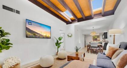 Patio Home Delight! Steps from Pool/Spa! Sleeps 8.