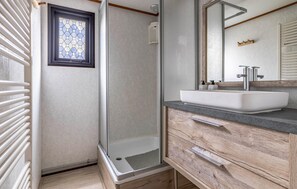 Shower - Nice home in Erm with WiFi (Erm)
