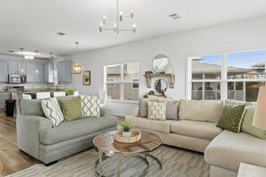 Smart TV - Gulf Views! 2-Min Walk to Private Beach, Dog Friendly, Luxury 3 Story Retreat (Miramar Beach)