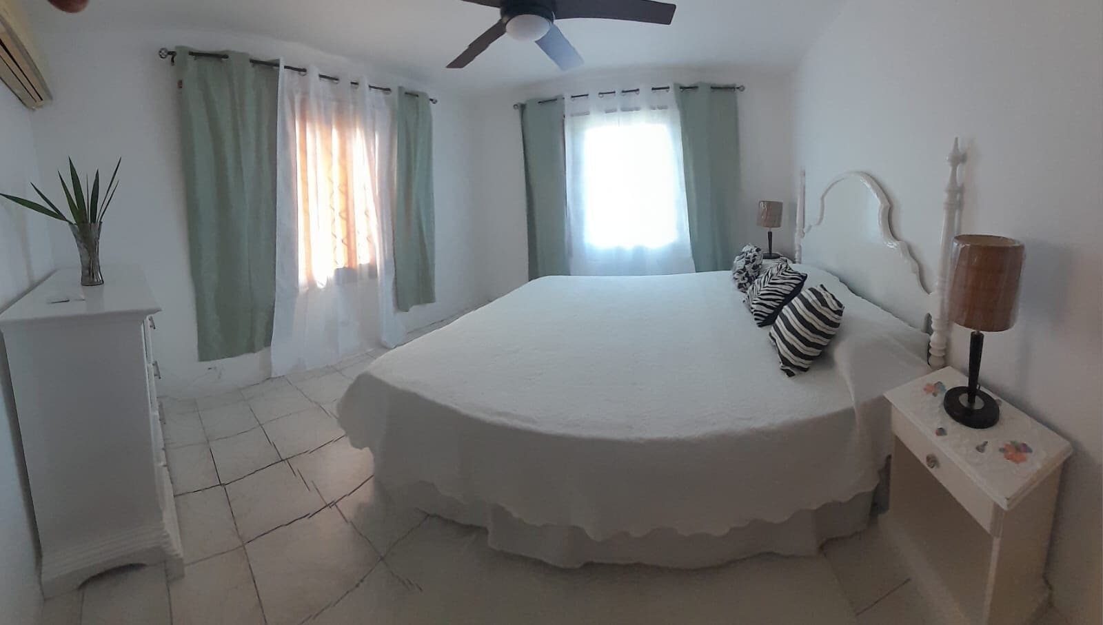 Iron/ironing board, Internet, bed sheets