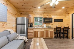 Interior - Throw'n Shade at the Red - Near Rrg, KY! (Stanton)