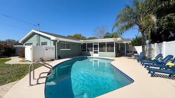 Rumah (4 Bedrooms) | Bagian depan properti