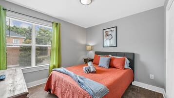 Apartment (2 Bedrooms) | 2 bedrooms, iron/ironing board, bed sheets