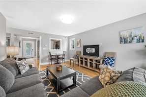 Interior - Charming 2-bedroom in the Heart of Clarksville, TN (Clarksville)